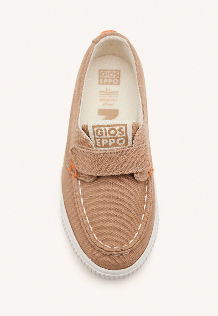 DEPORTIVO ESTILO NÁUTICO COLOR BEIGE CON ACENTOS DE COLOR PARA NIÑO Y NIÑA SLATINA