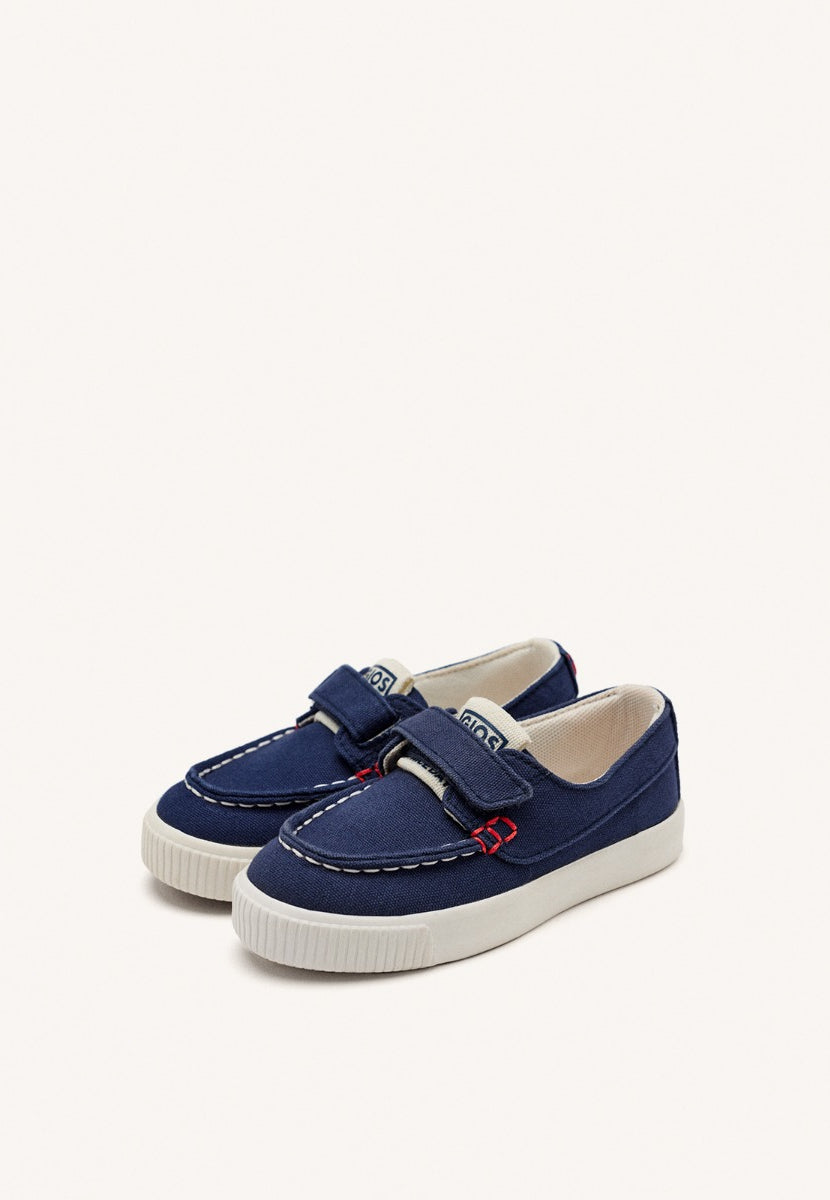 DEPORTIVO ESTILO NÁUTICO AZUL MARINO CON ACENTOS DE COLOR PARA NIÑO Y NIÑA SLATINA