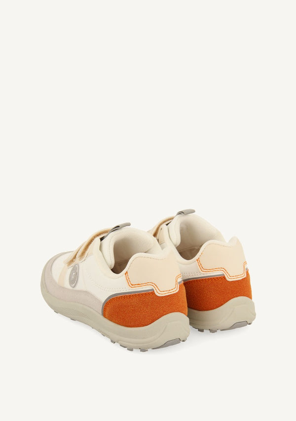 BASKET STYLE SPORTS SHOES