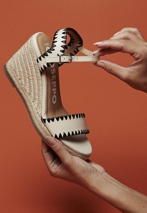 Neiva women's off-white leather sandals with topstitching and jute wedges
