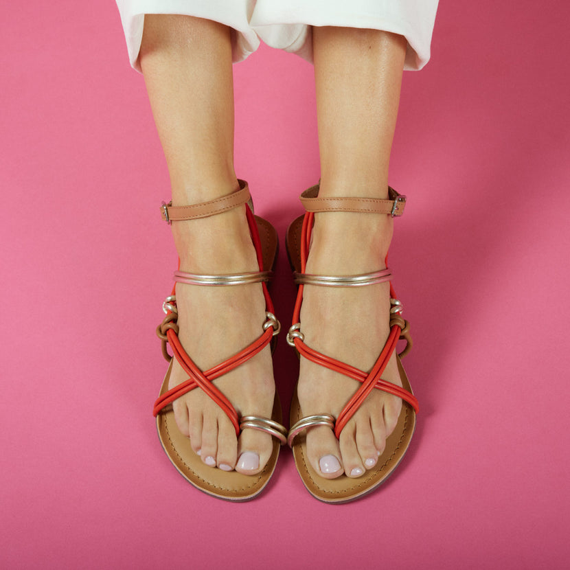 Sandalias planas con tiras naranja para mujer gualaca