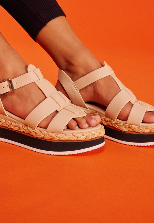 Sandalias color off-white tipo cangrejera con plataforma para mujer vaumas 