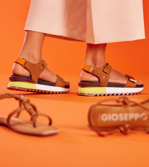 Sandalias deportivas color cuero para mujer buire