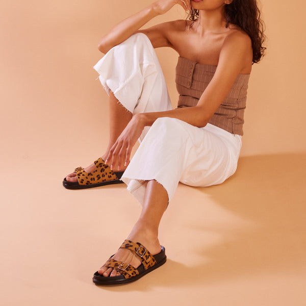 Sandalias tipo bio con hebillas y animal print para mujer moema  