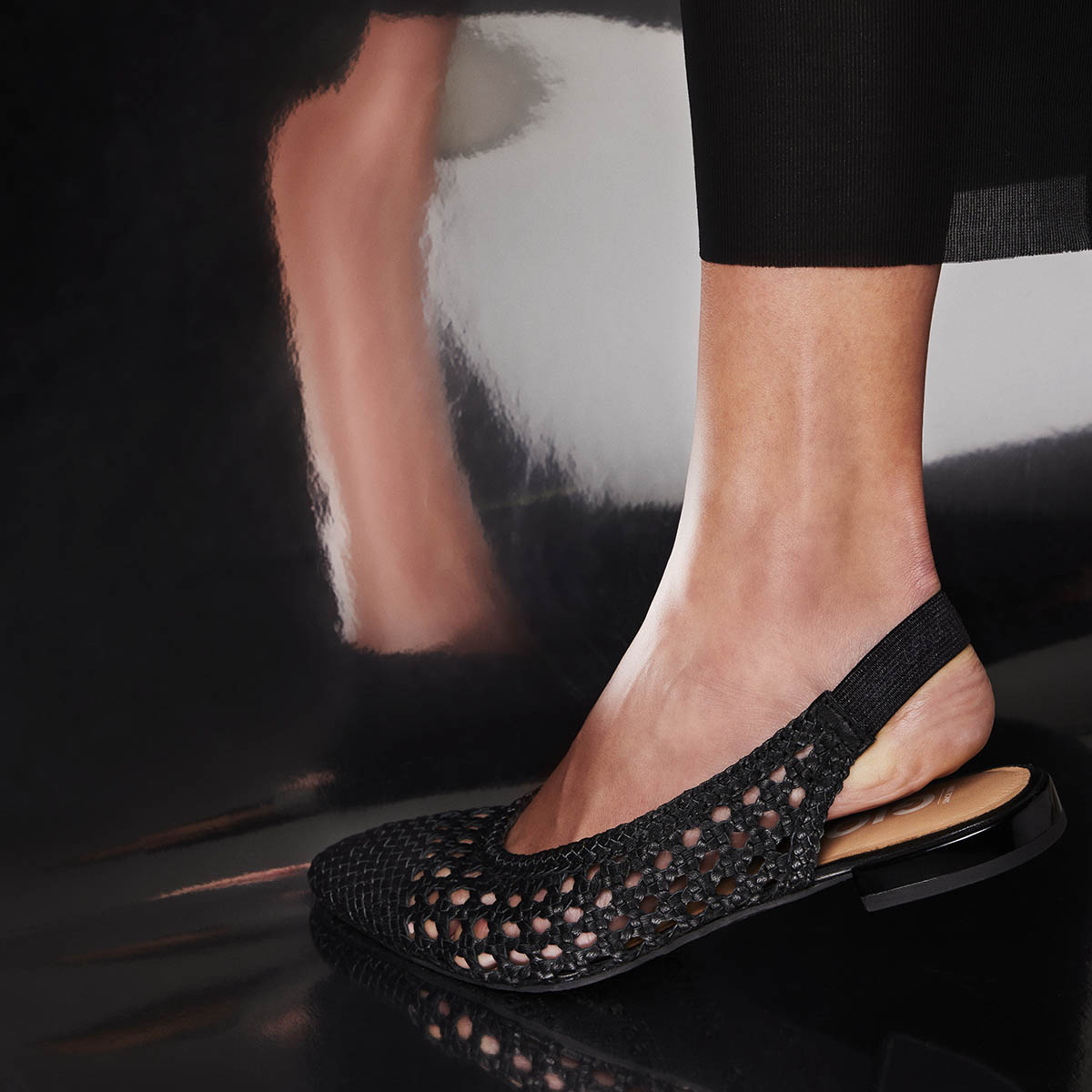 GUATAVITA WOMEN'S BLACK LEATHER BALLET FLATS WITH BRAIDING