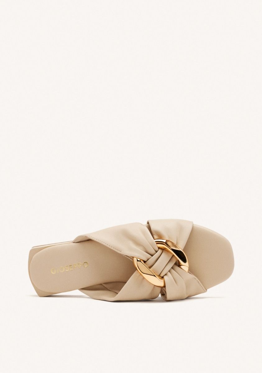 Killingly Off-White